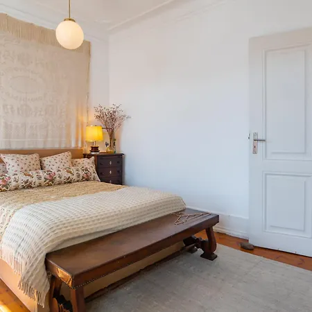 Life In Colour & Art - Charming 3bed Apartment Lisbon