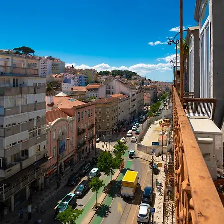 Apartment Life In Colour & Art - Charming 3bed Lisbon