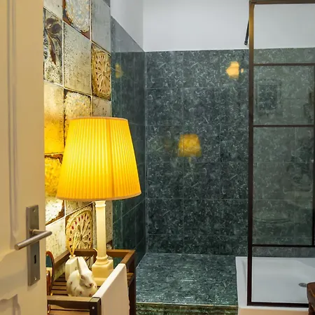 Life In Colour & Art - Charming 3bed Lisbon