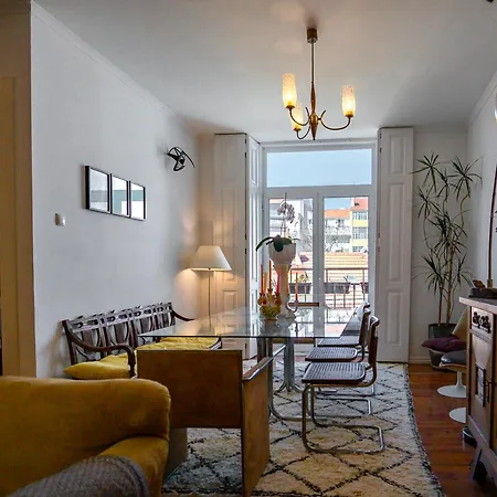 Life In Colour & Art - Charming 3bed *